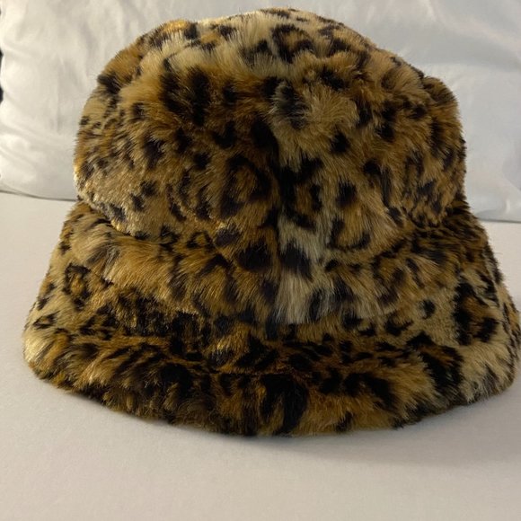 Cheetah animal print super soft faux fur bucket hat - Picture 6 of 8